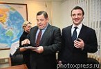 215.Антон на пресс-конференции, посвященной поездке российских депутатов в Японию, Москва, 23 января 2009г. 